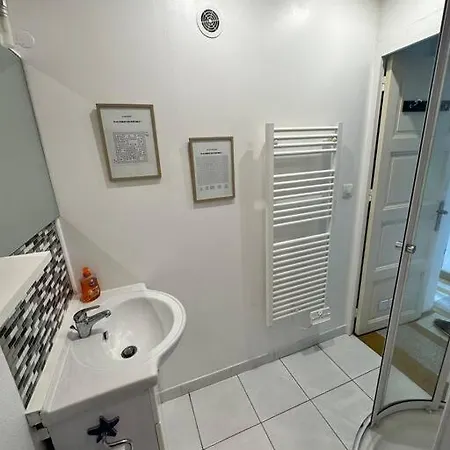 Appartement Avec Terrasse Proche Du Parc Fenestre *